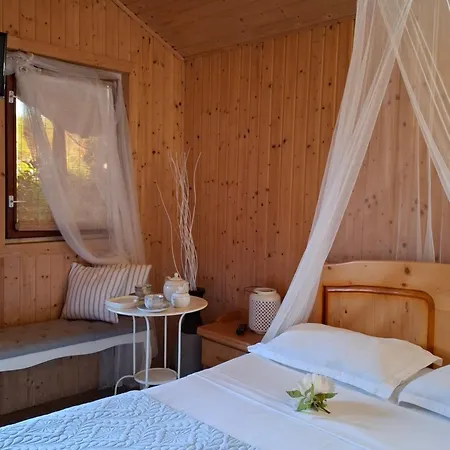 Gardena Rustic - De Lemn Parc de vacanță 3*